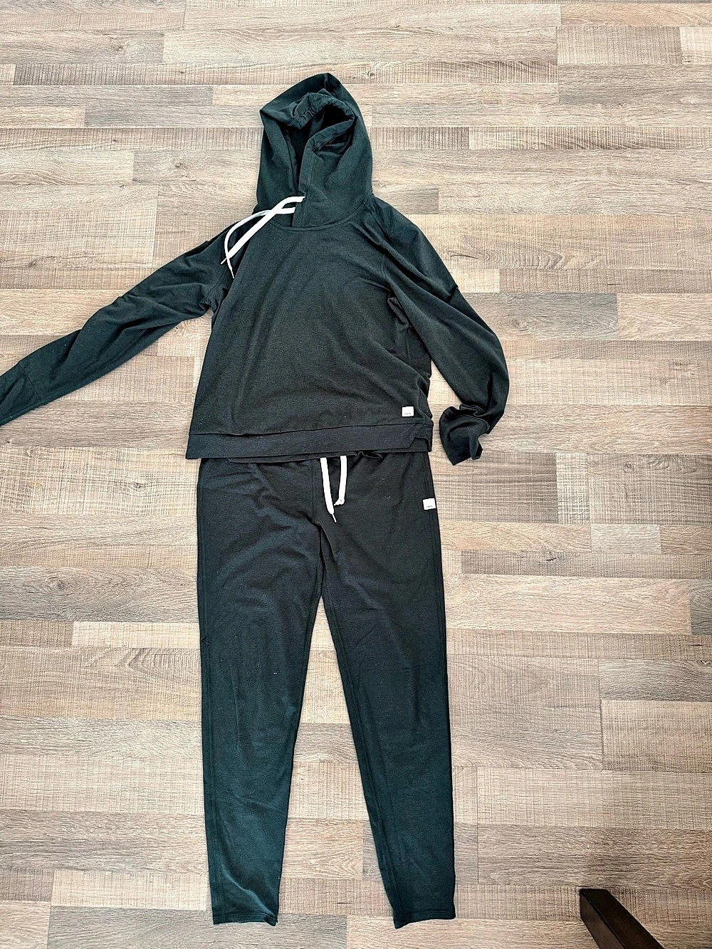 Vuori Aspen Heather Halo Hoodie S + Vintage Legging M Set